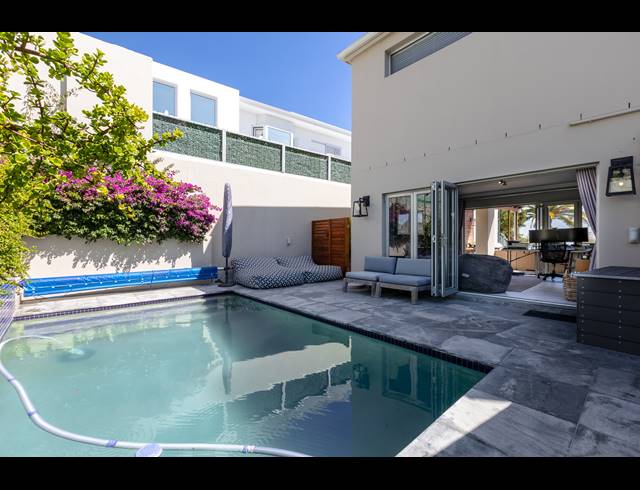 4 BEDROOM HOUSE SOLD IN BANTRY BAY